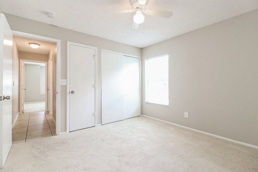 Building Photo - 1810 Coyote Pl