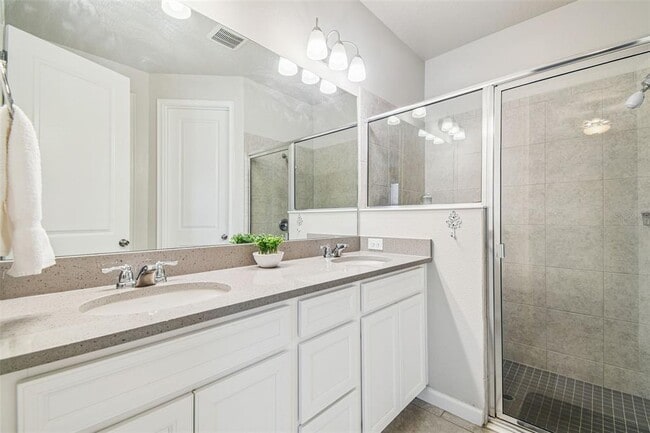 Building Photo - 11514 Cedar Valley Dr