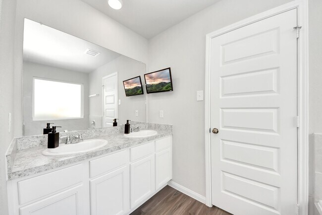 Building Photo - 3702 Cub Dr
