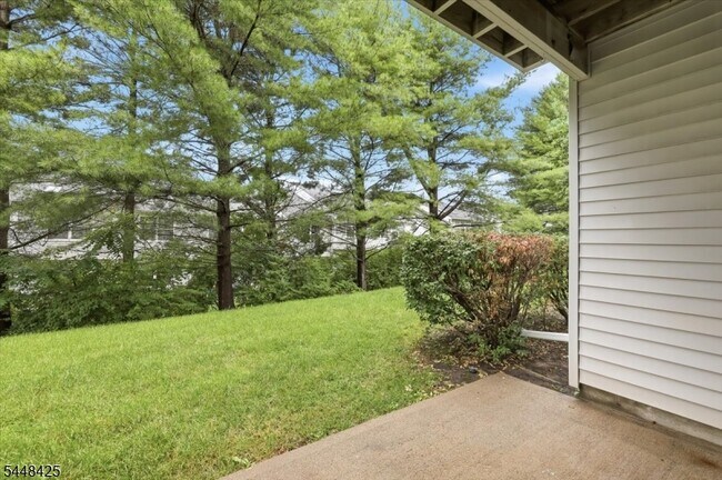 Building Photo - 604 Knollwood Ct