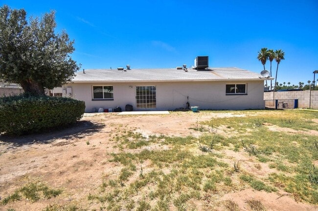 Building Photo - 6819 N 64th Ave