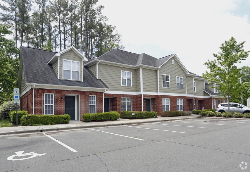 Glenbrook West 5010 Garrett Rd Durham NC 27707 Apartment Finder