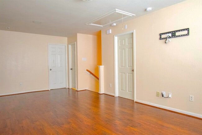 Building Photo - 15602 Waumsley Way