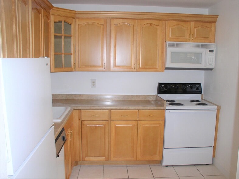 Building Photo - 7700 Camino Real