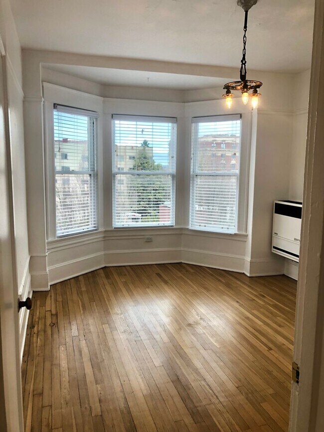 Building Photo - Another Move in Special in time for Spring! - NE Views out Bay Windows on the TOP FLOOR!