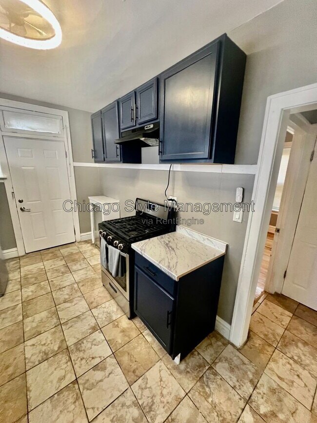 Building Photo - 7721 S Hermitage Ave