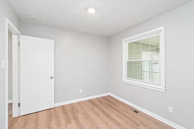 Building Photo - 275 Maryville Pike