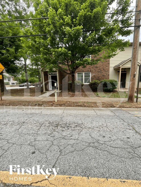 Building Photo - 1717 W Taylor Ave