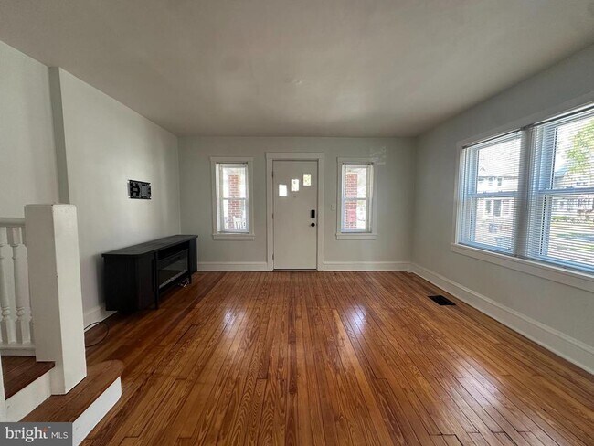 Building Photo - 610 Geddes St