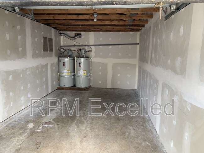 Building Photo - 2500 S 286th Pl