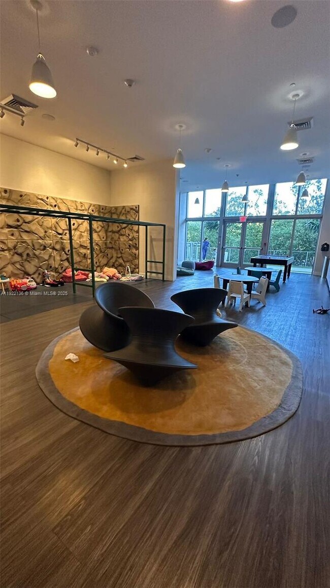 Building Photo - 16385 Biscayne Blvd