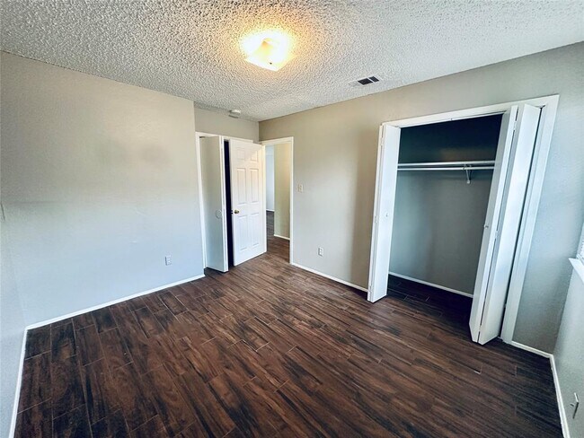Building Photo - 4901 Merritt Cir