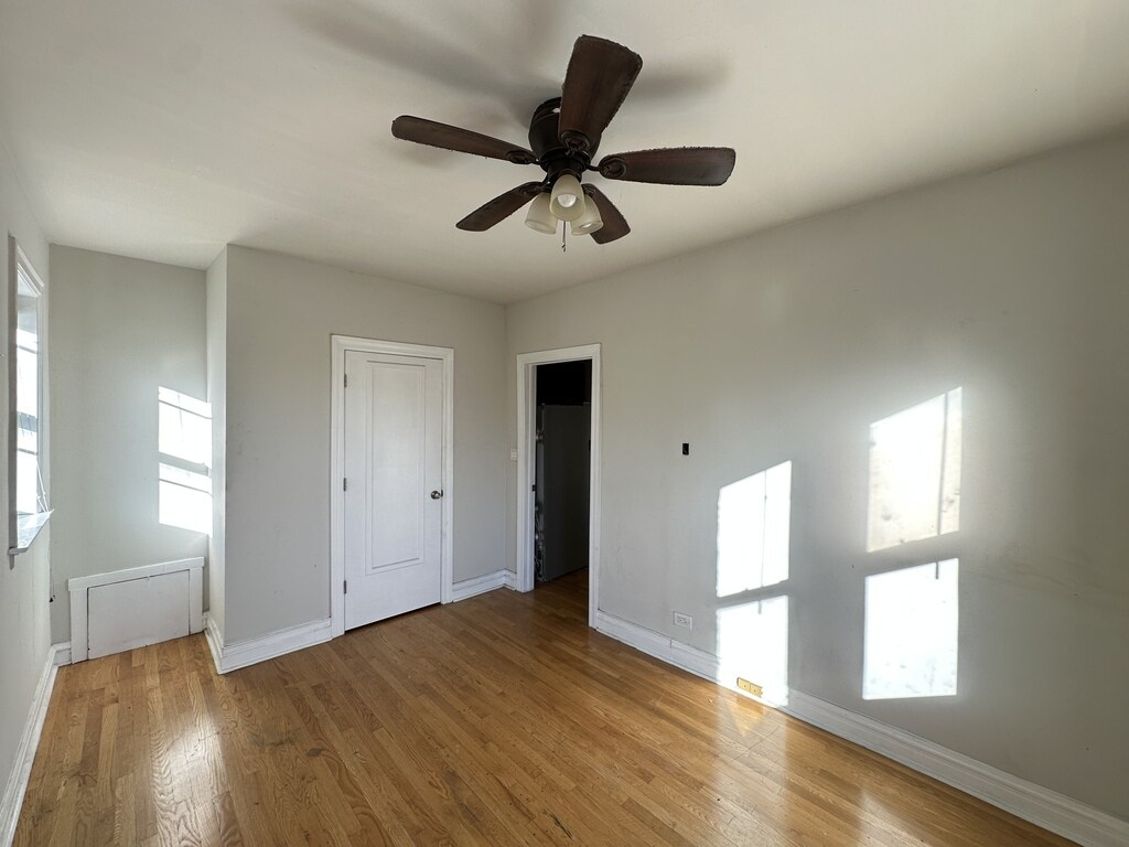 Building Photo - 1527 W Pratt Blvd