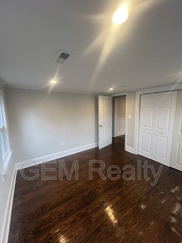 Building Photo - 9248 Kings Hwy