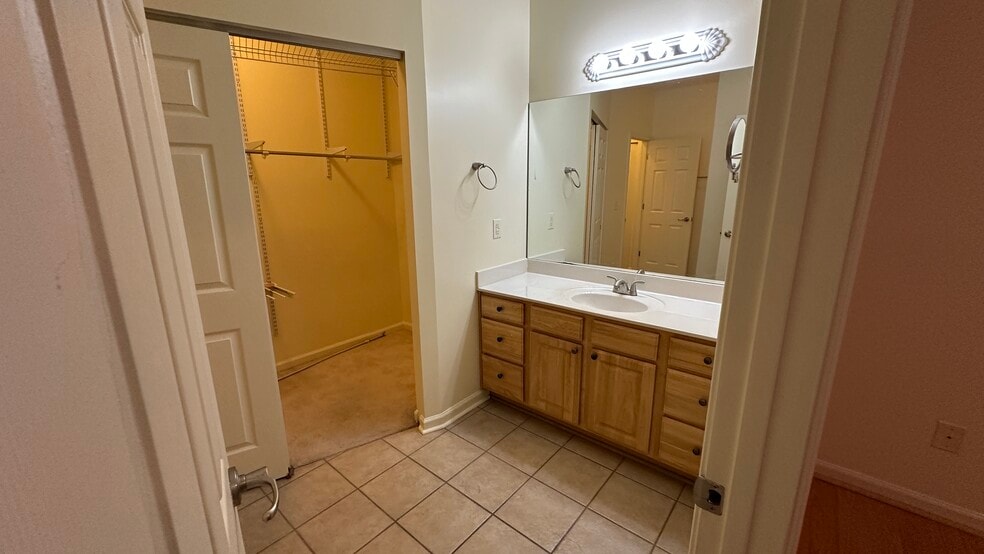 Master Bath - 555 Goldon Trophy Trl