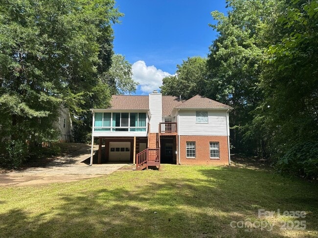 Building Photo - 1617 Sugar Hollow Dr