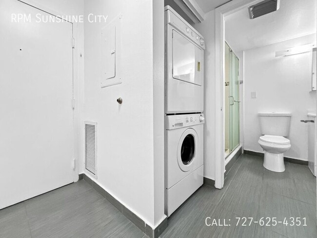 Building Photo - 2333 Feather Sound Dr