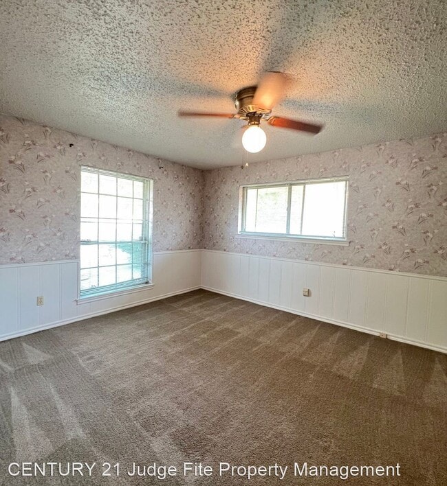 Building Photo - 4 br, 3 bath House - 935 Rock Canyon Drive