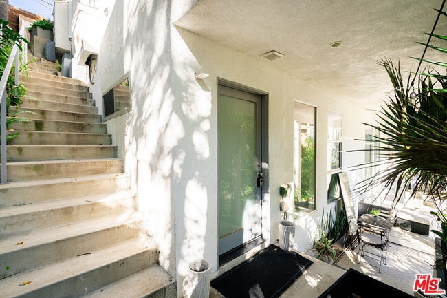 Building Photo - 2388 Kimridge Rd