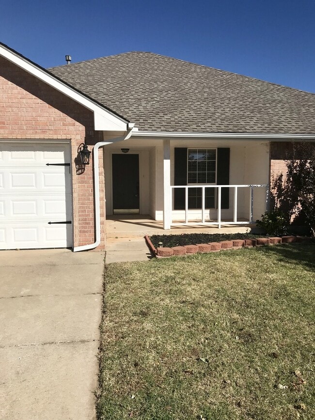 Building Photo - 4 bedroom with Storm Shelter in Yukon Gate...