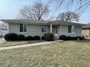 Building Photo - Fraser - 3 Bedroom Ranch with basement and garage.  Immediate Occupancy!