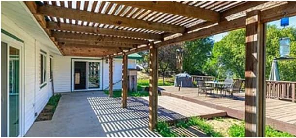 Building Photo - 3529 Hilltop Dr