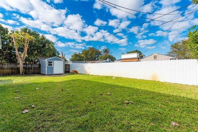 Building Photo - 1130 N 70th Ave