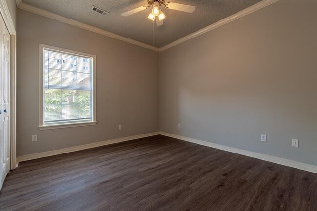 Building Photo - 1508 N Arthurs Ct