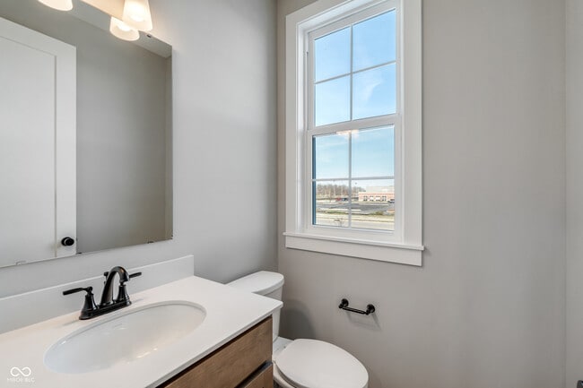 Building Photo - 414 Elite St