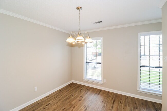 Building Photo - 7733 Deerfield Trce