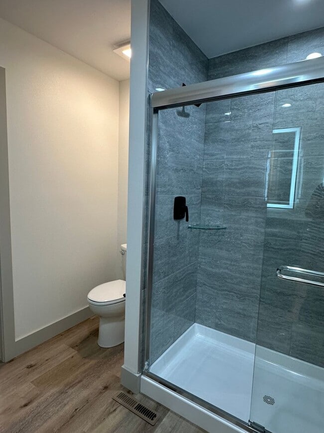 Building Photo - NEW CONSTRUCTION 5 Bed 3 Bath w/ Walk Out ...