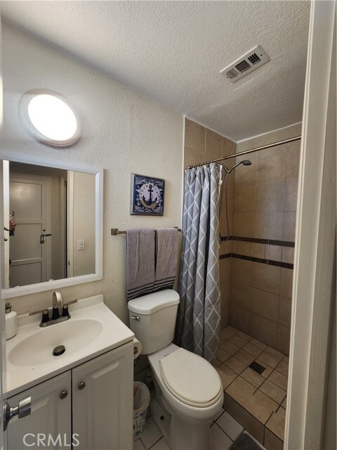 Building Photo - 501 S Courtney Ave