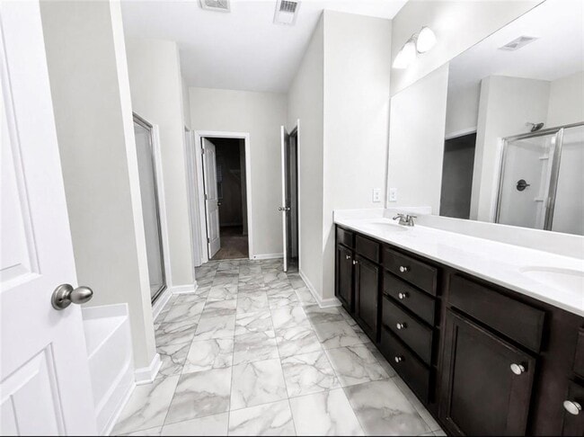 Building Photo - 757 Laurel Cove