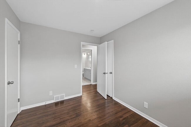 Building Photo - 3953 Arthur St NE