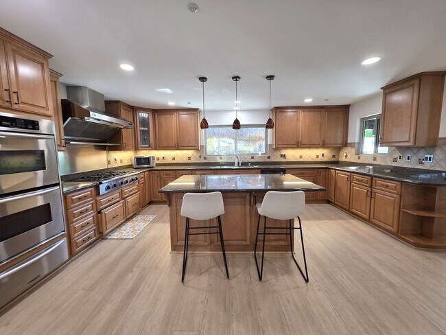 Building Photo - Gorgeous Santee Home, no expense spared!