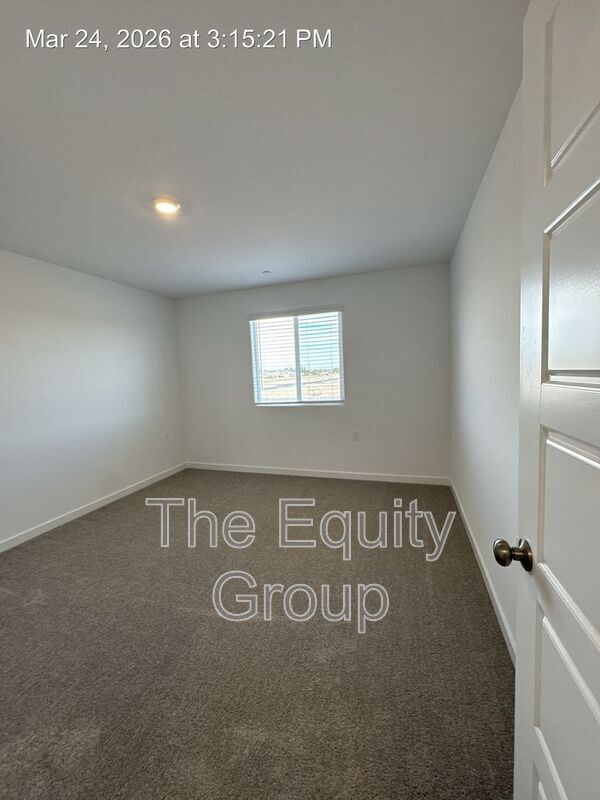 Building Photo - 2440 S Aubree St