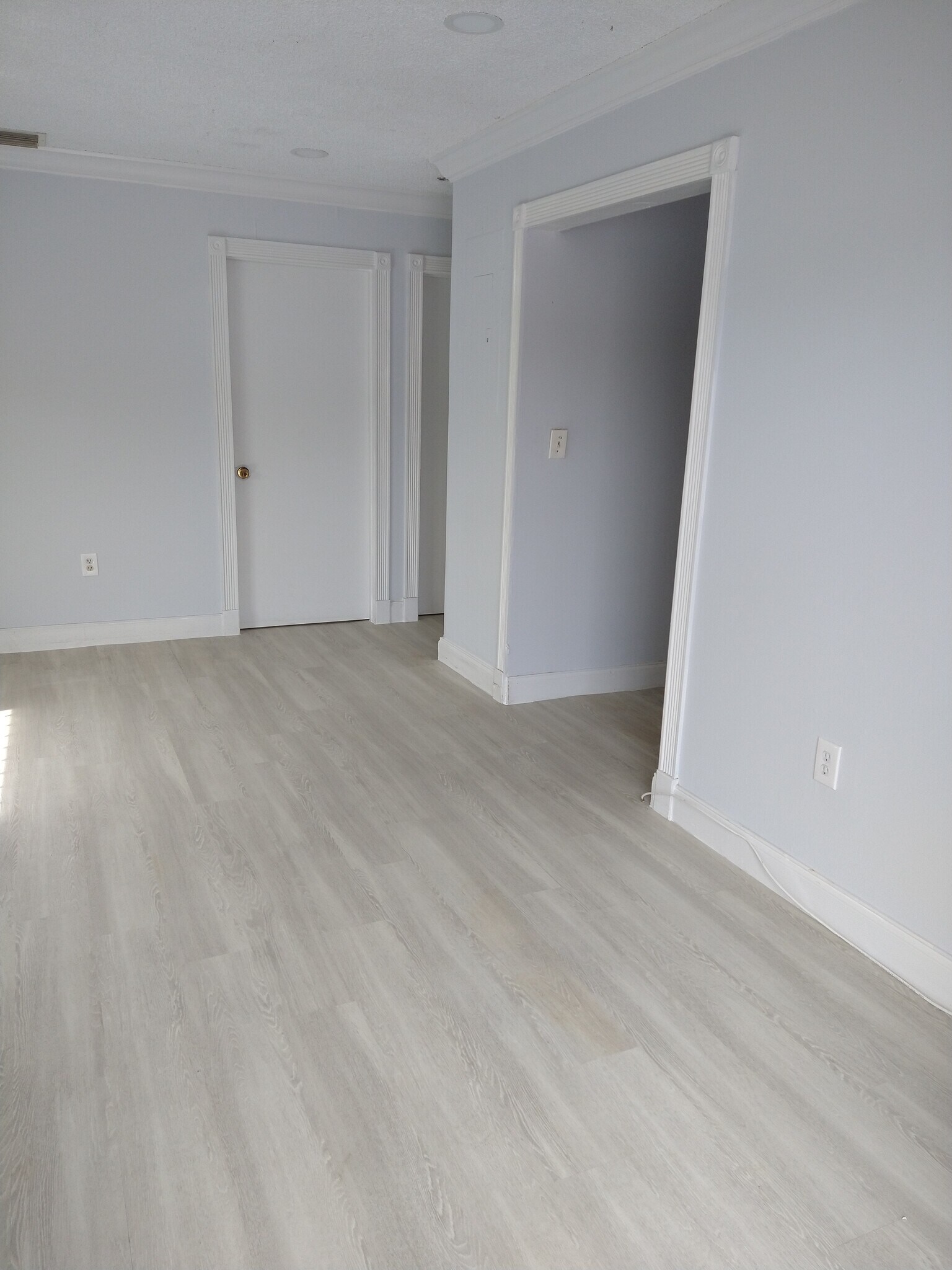 Building Photo - 335 NW 50th St