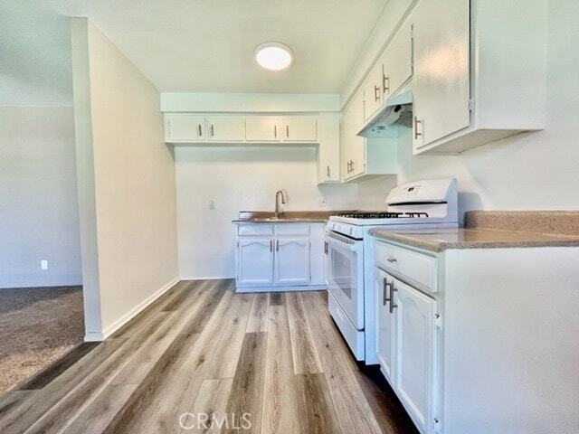 Building Photo - 815 N Rose Ave