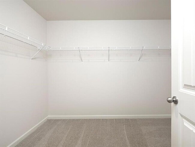 Building Photo - 167 Fernbrook Trl
