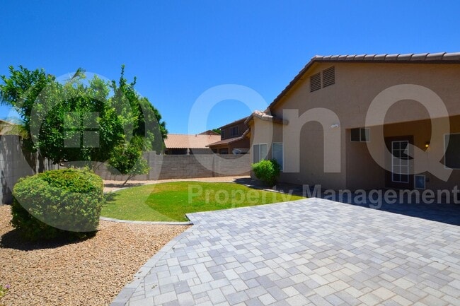 Building Photo - 8166 W Ross Ave
