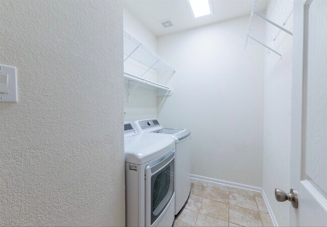 Building Photo - 2850 Cayden Crk Wy