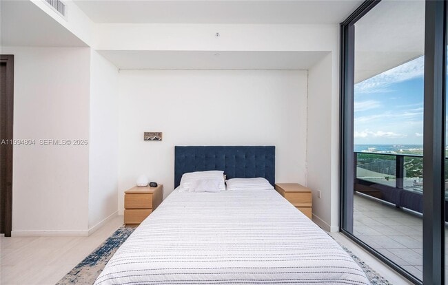 Building Photo - 1000 Brickell Plaza