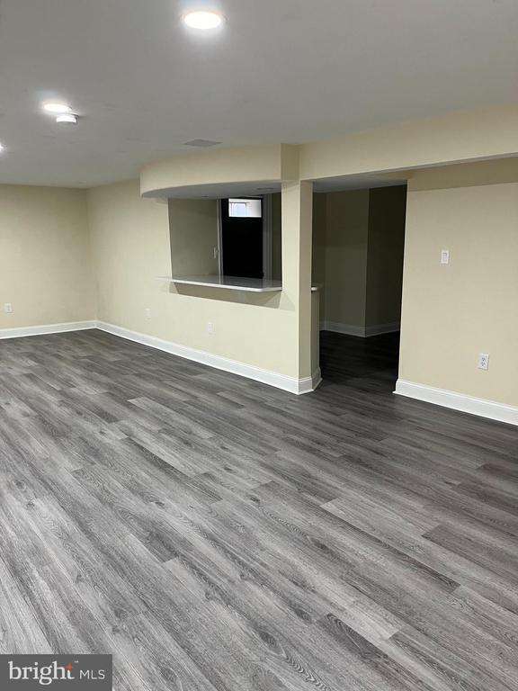 Building Photo - 125 Davis Ave