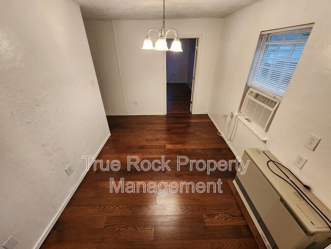 Building Photo - 917 E Beverly St
