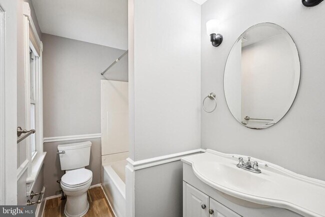 Building Photo - 134 S Main St