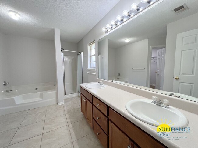 Building Photo - 5406 Josh Dr