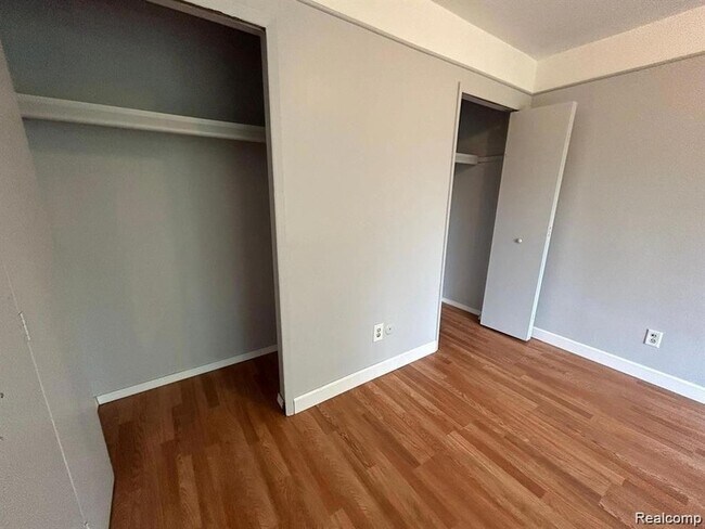 Building Photo - 16480 E 9 Mile Rd