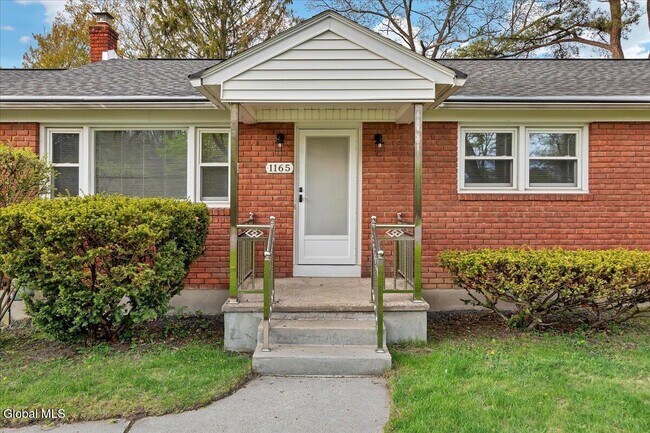 Building Photo - 1165 Cresse Ave