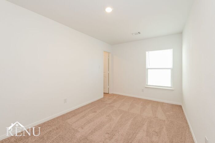 Building Photo - 137 Scarborough Bnd