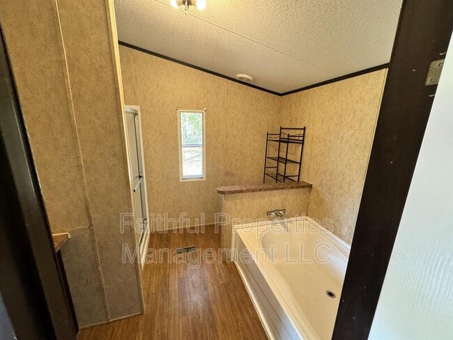 Building Photo - 10523 Shadow Wood Cir